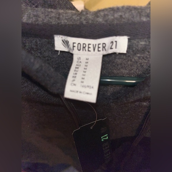 🎉 HOST PICK 🎉 Forever 21 Tank Top Hoodie- **NEVER WORN**- size medium - Picture 2 of 3